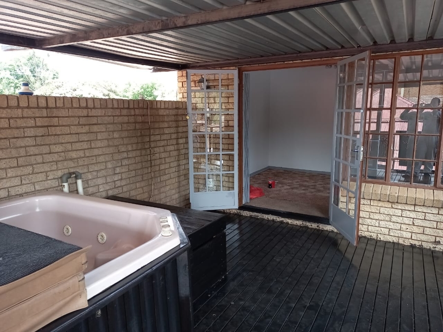 3 Bedroom Property for Sale in Rustenburg Central North West